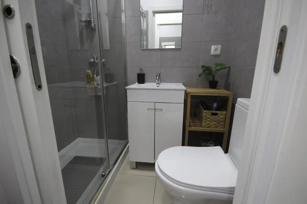 Nautic M1 R2 - Classy & Cozy Double Room With Shared Bathroom In Marques Pombal Lisboa
