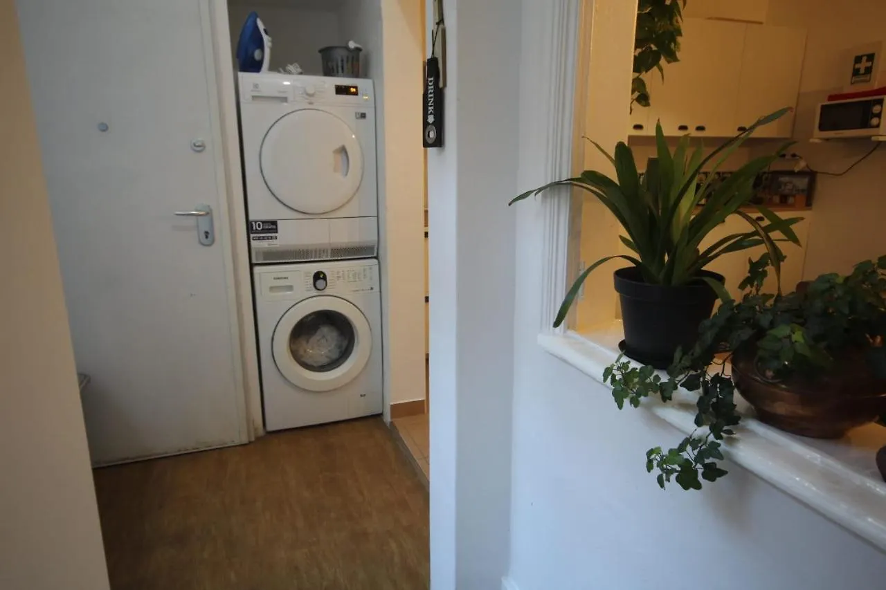 Casa de hóspedes Nautic M1 R2 - Classy & Cozy Double Room With Shared Bathroom In Marques Pombal Lisboa