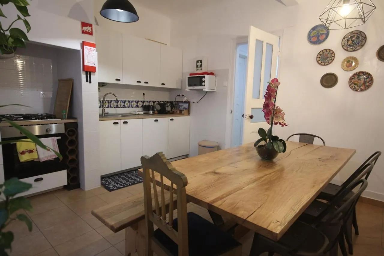 게스트하우스 Nautic M1 R2 - Classy & Cozy Double Room With Shared Bathroom In Marques Pombal 리스본 포르투갈