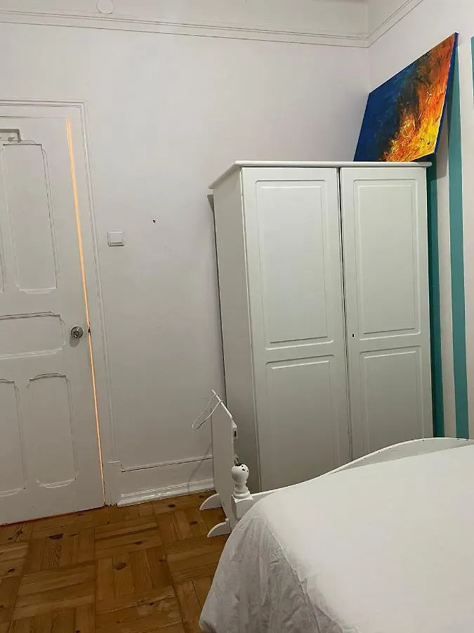 Nautic M1 R2 - Classy & Cozy Double Room With Shared Bathroom In Marques Pombal Lisbon Portugal